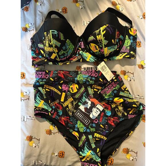 Universal Monsters Bikini Set 2X - Hot Topic Collab (NWT) - Picture 1 of 2